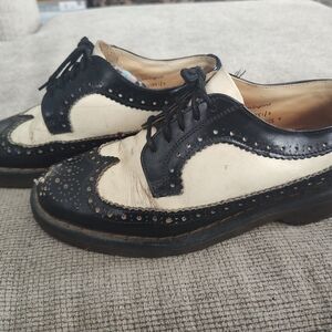 Vintage Dr. Martens Black and Cream Men's/Women's Oxfords Wingtip
